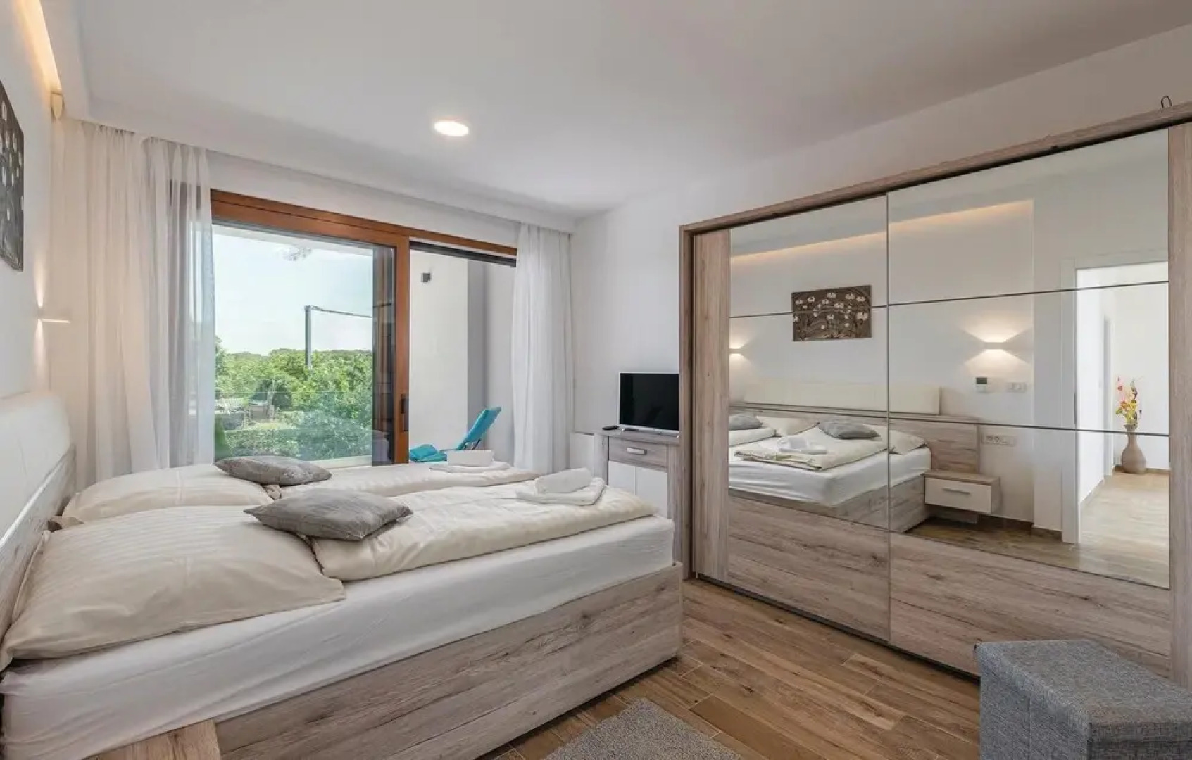 Amazing Home in Cervar With Wifi, 4 Bedrooms and Outdoor Swimming Pool