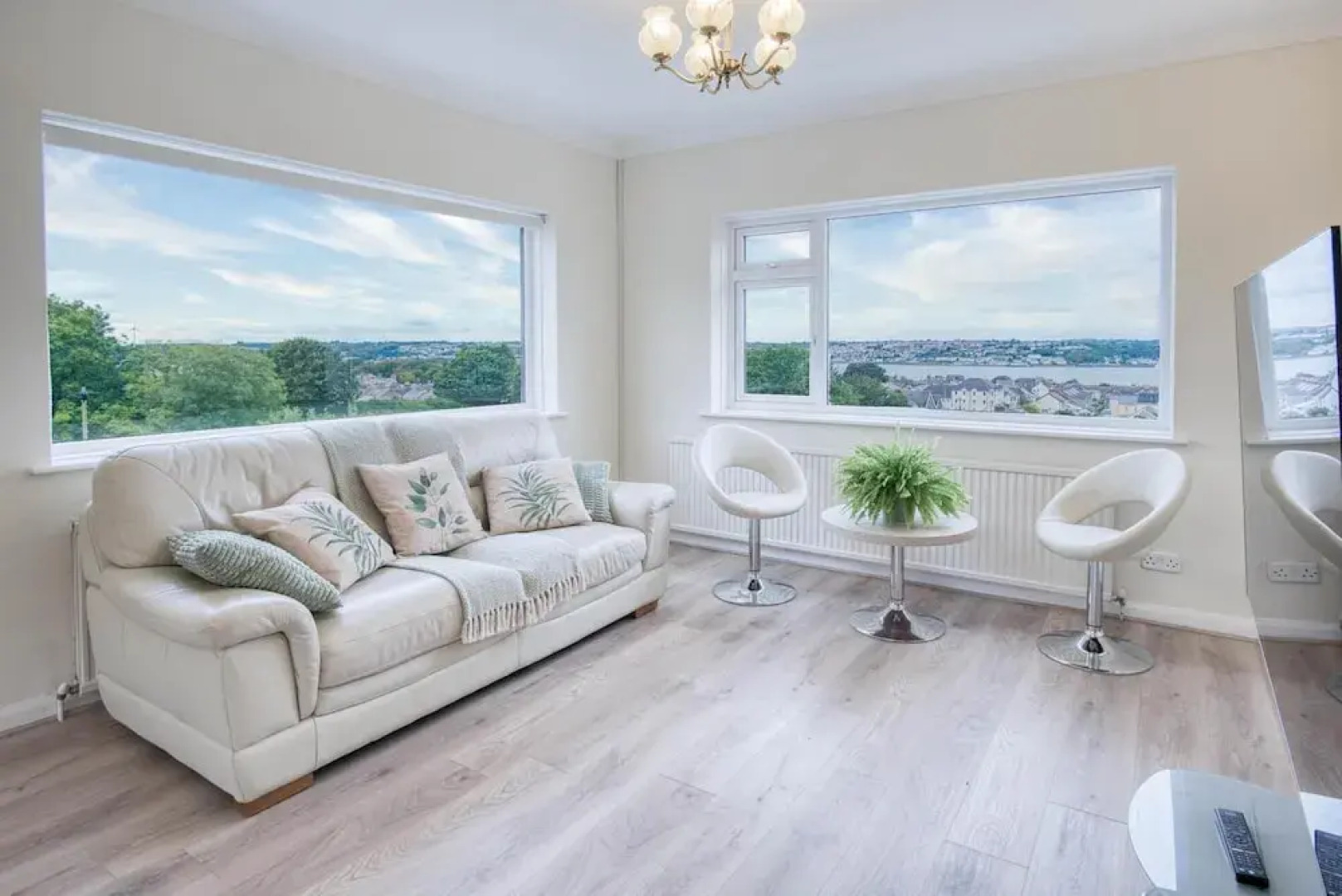 Longview - 4 Bedroom Holiday Home - Pembroke Dock