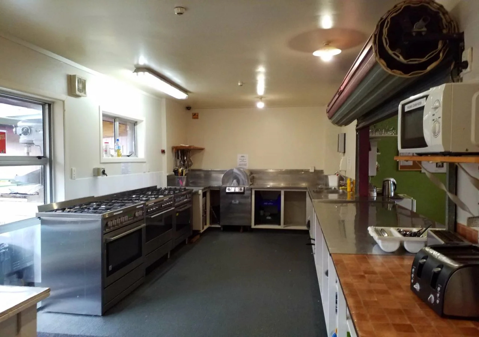 The Crossing Backpackers