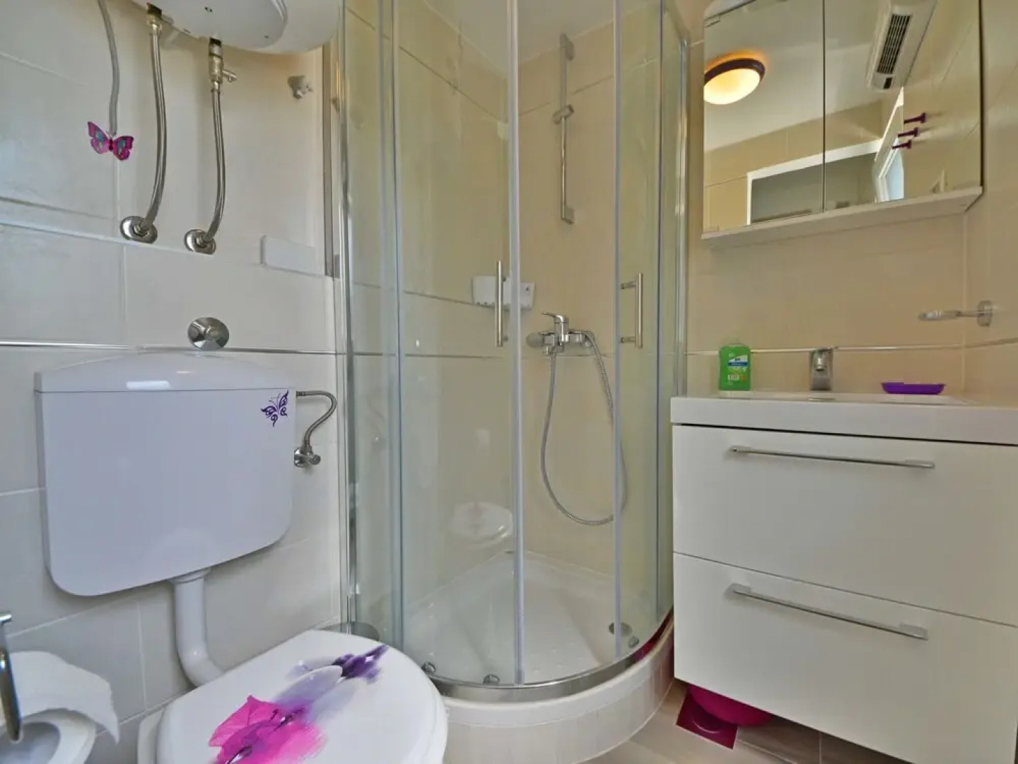 Koalas Nest Home Apartments Trinajsti i