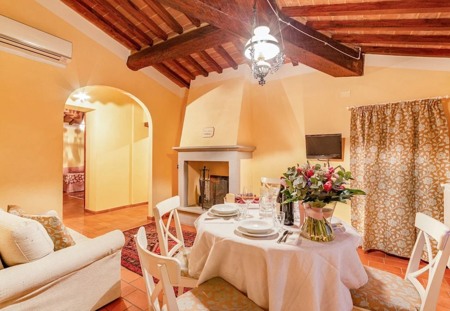 Dante With Whirlpool Sauna and Pool