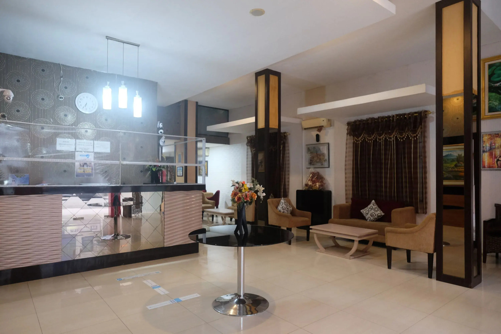 RedDoorz Plus @ Grand Populer Hotel