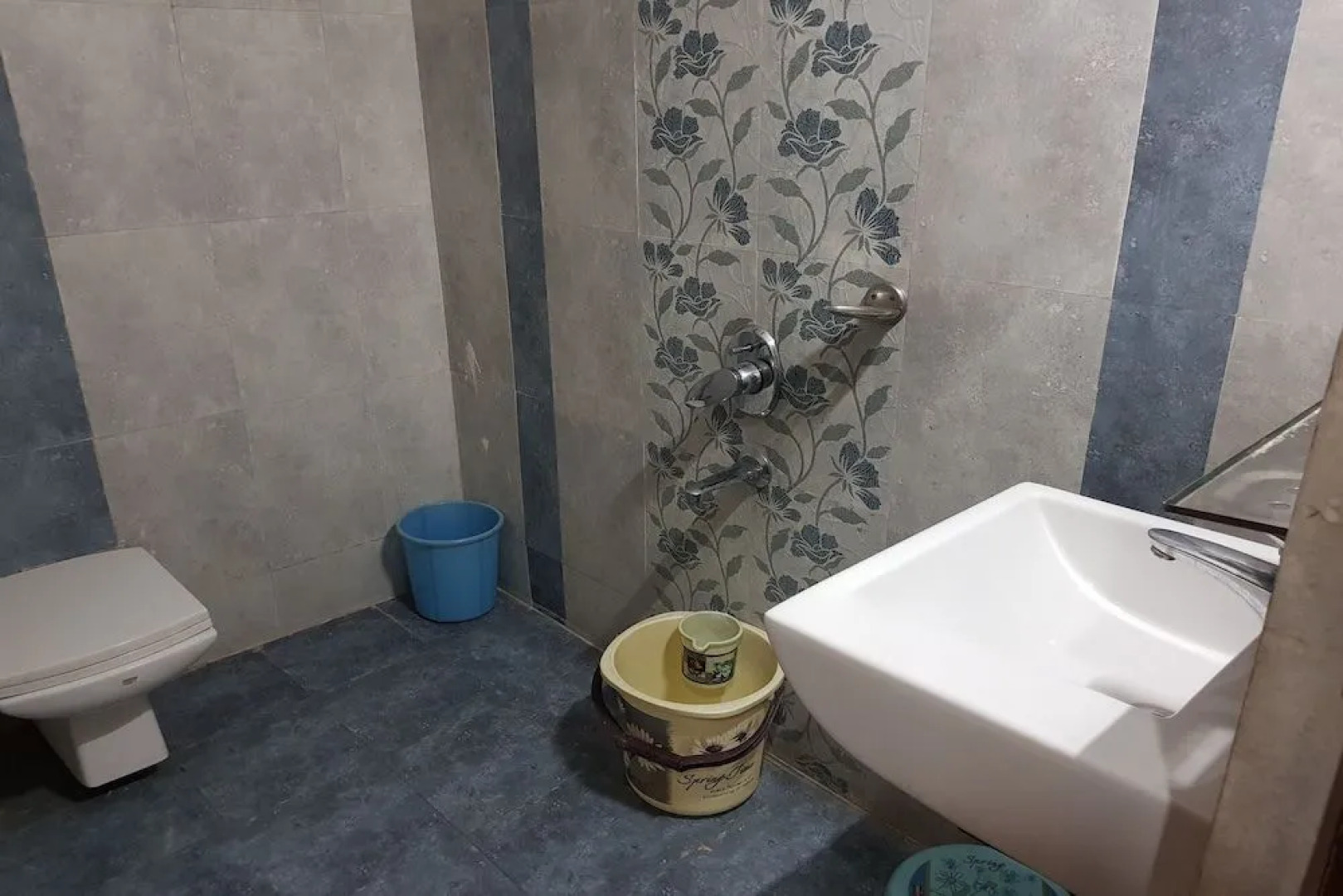 OYO 23649 Hotel Anand