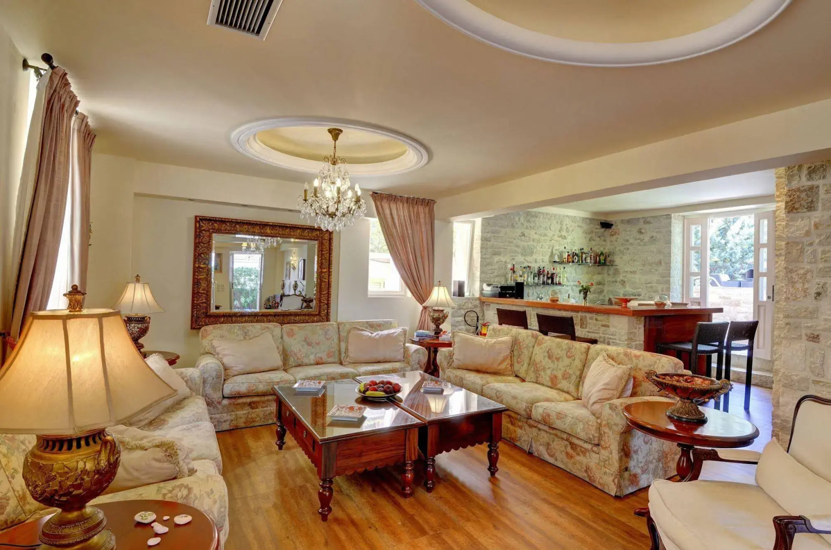 Korina Gallery Hotel