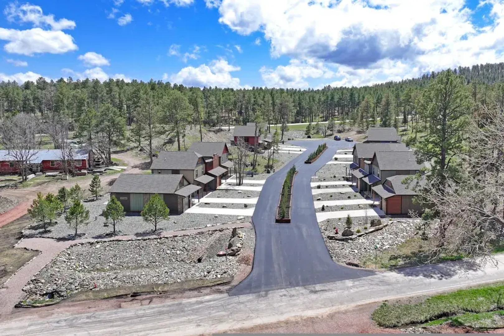 Saddle Up For Luxury - 15 Minutes to Mt Rushmore