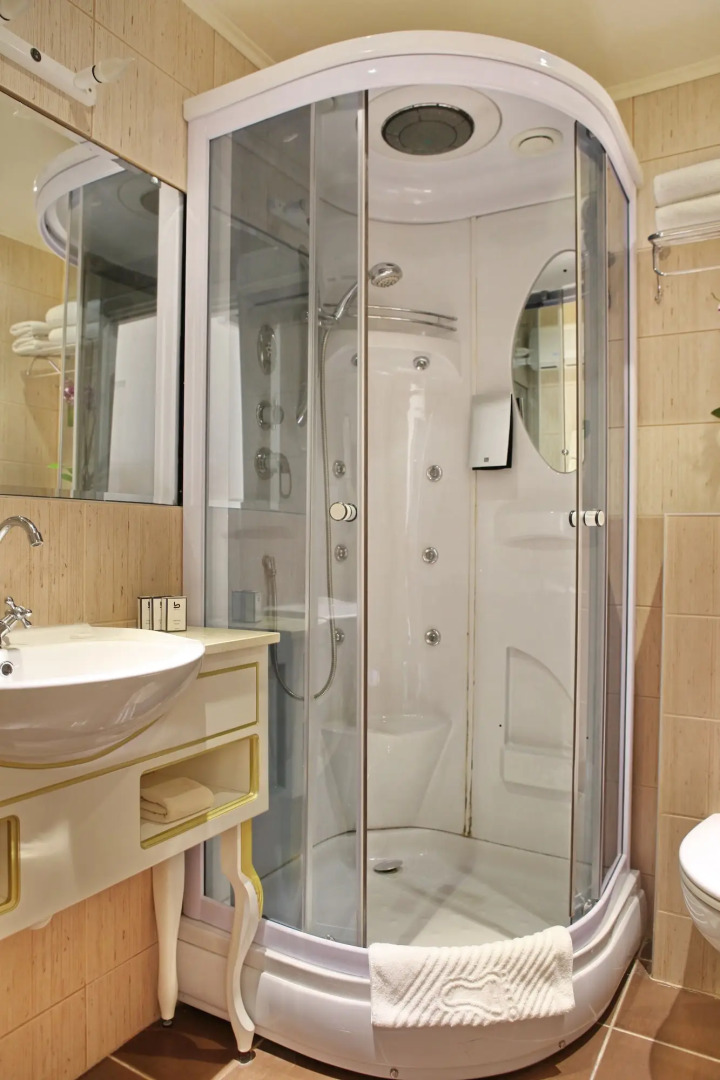 Queen's Astoria Design Hotel