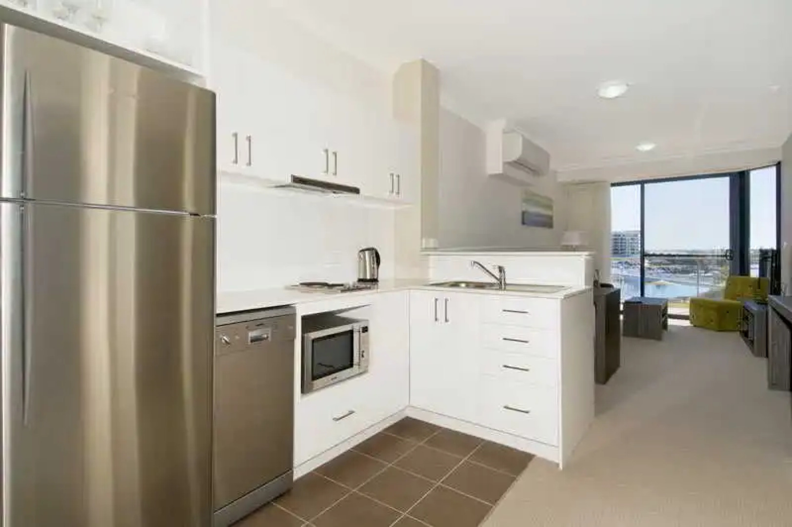 Quality Suites Crest Mandurah