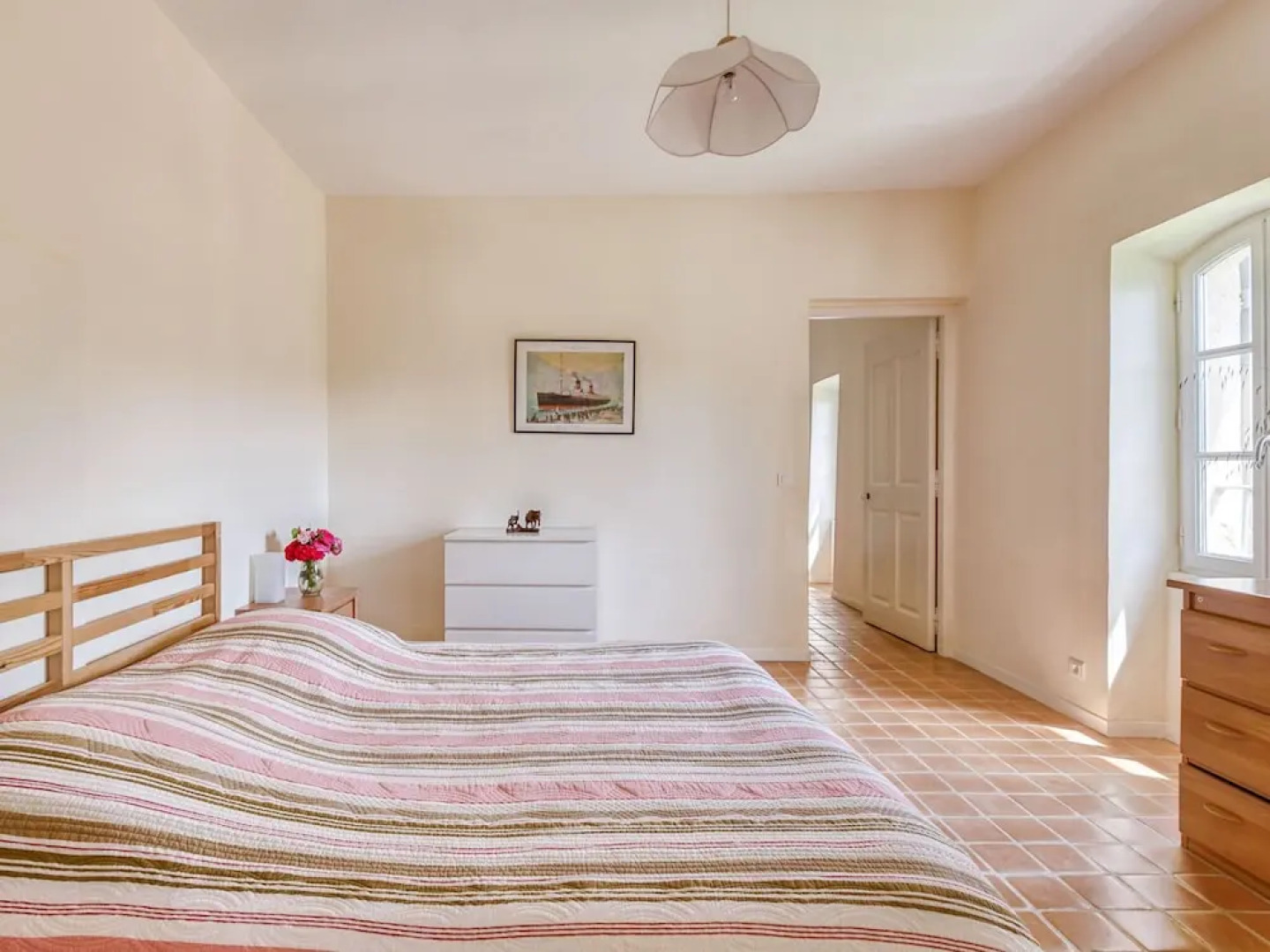 Quaint Holiday Home in Rustrel With Swimming Pool