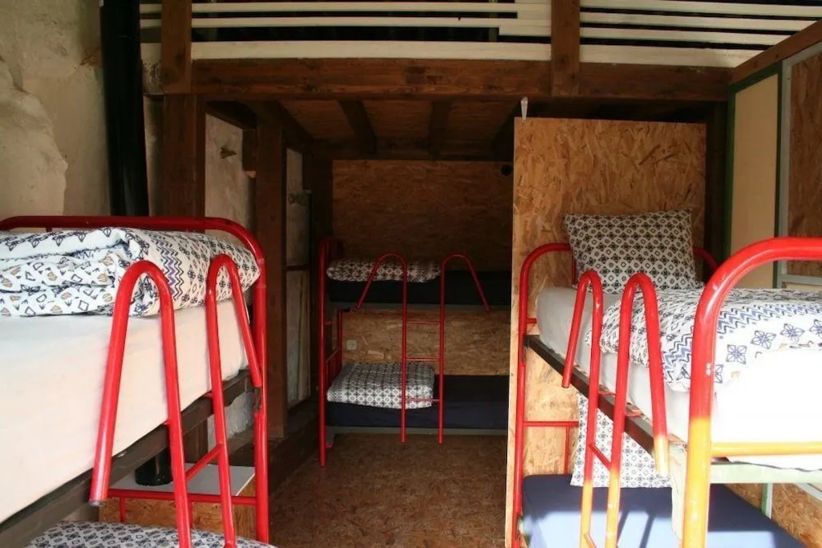 Albergue Les Xendes. Parque de Redes - Hostel