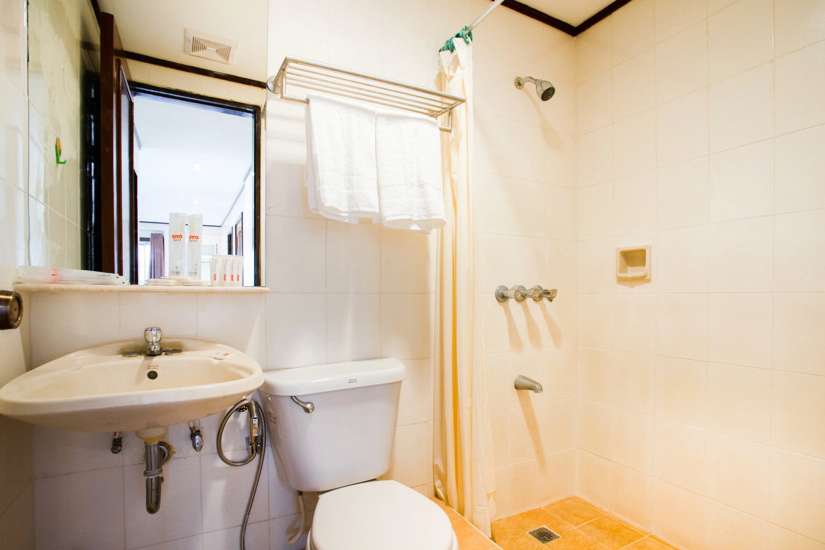 OYO 414 Humberto's Hotel