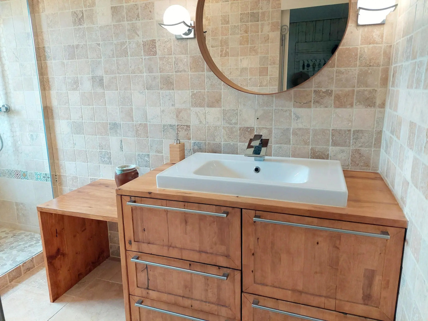 Holiday Home With Jacuzzi, Guisseny