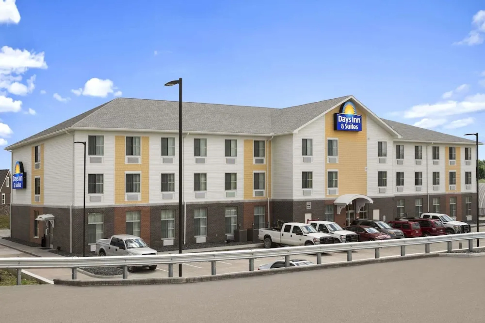 Days Inn & Suites Belmont