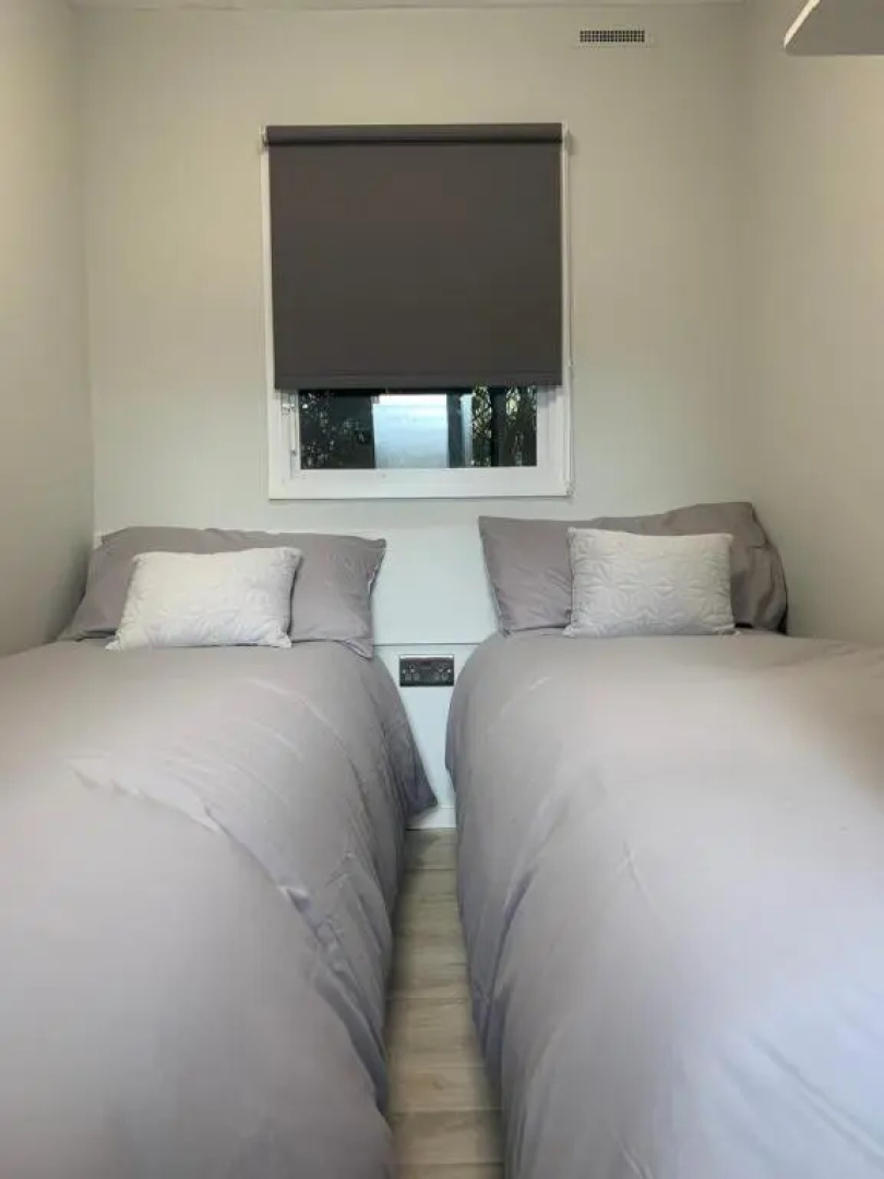 Beautiful Holiday Home - Lake view