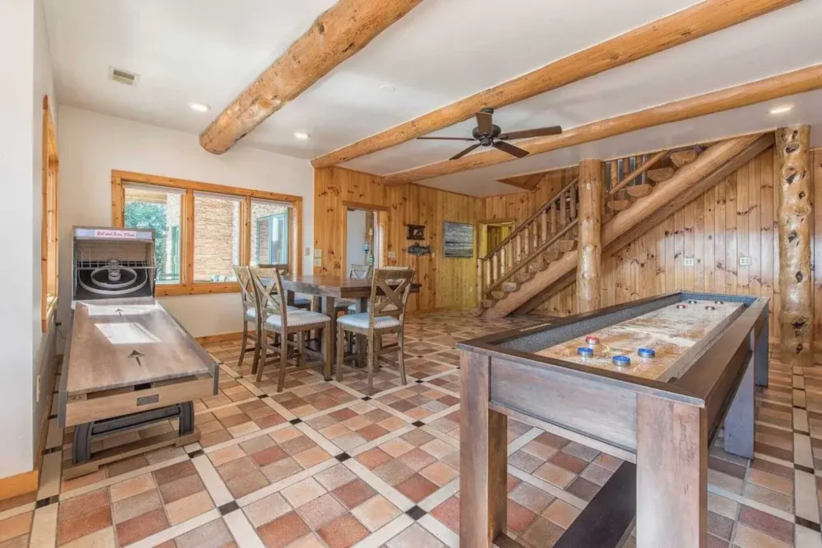 Azalea Retreat by Avantstay Sleeps 34 & Pool