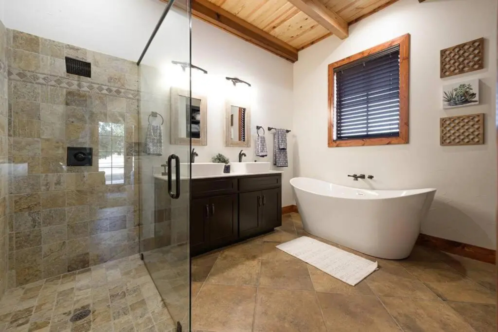 Little Dutch Cabin #2 -12 Min to Magnolia-Baylor