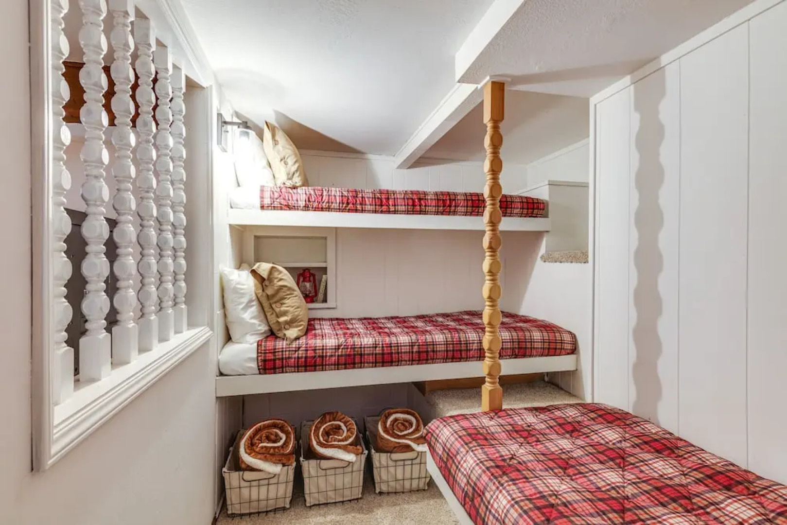 3 Mi to Calaveras Big Trees: Cabin w/ Fire Pit!