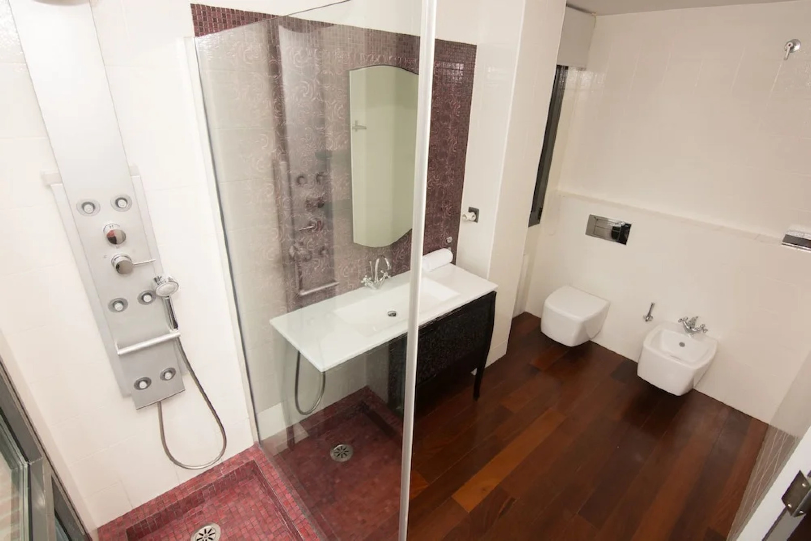 HomeHolidaysRentals Adonis