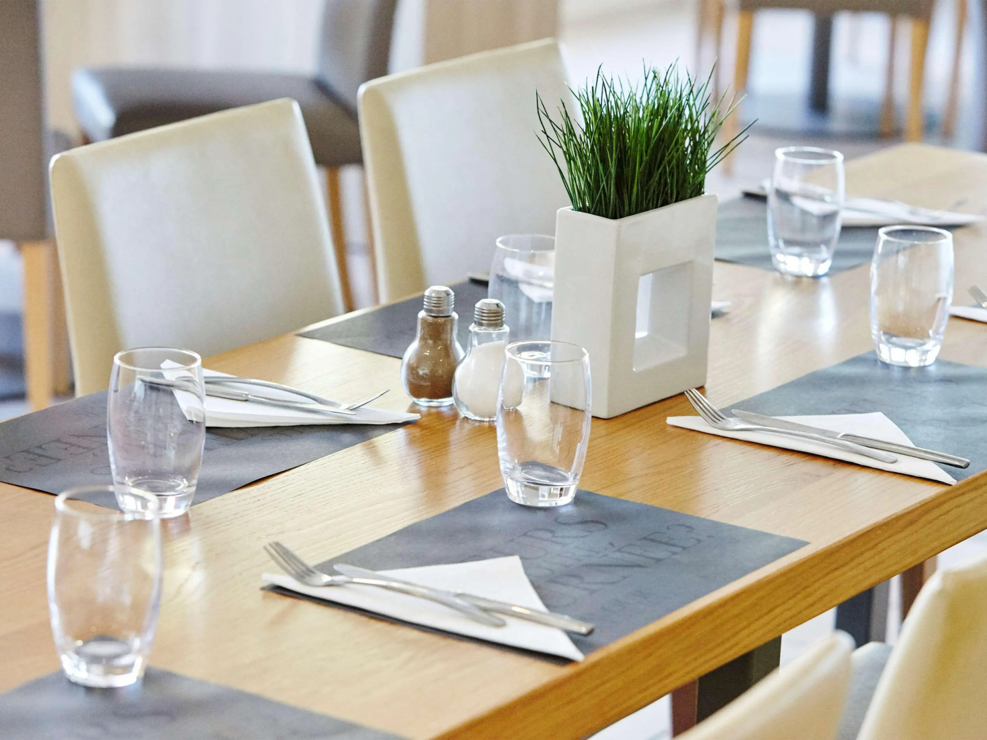 Kyriad PARIS NORD  Ecouen La Croix Verte