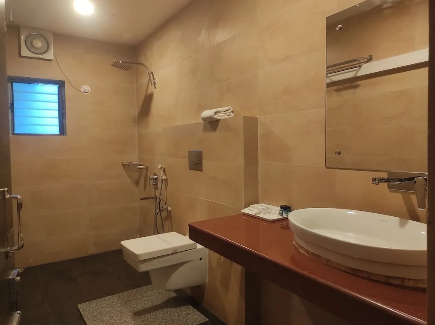 Hotel Obsidian Blue