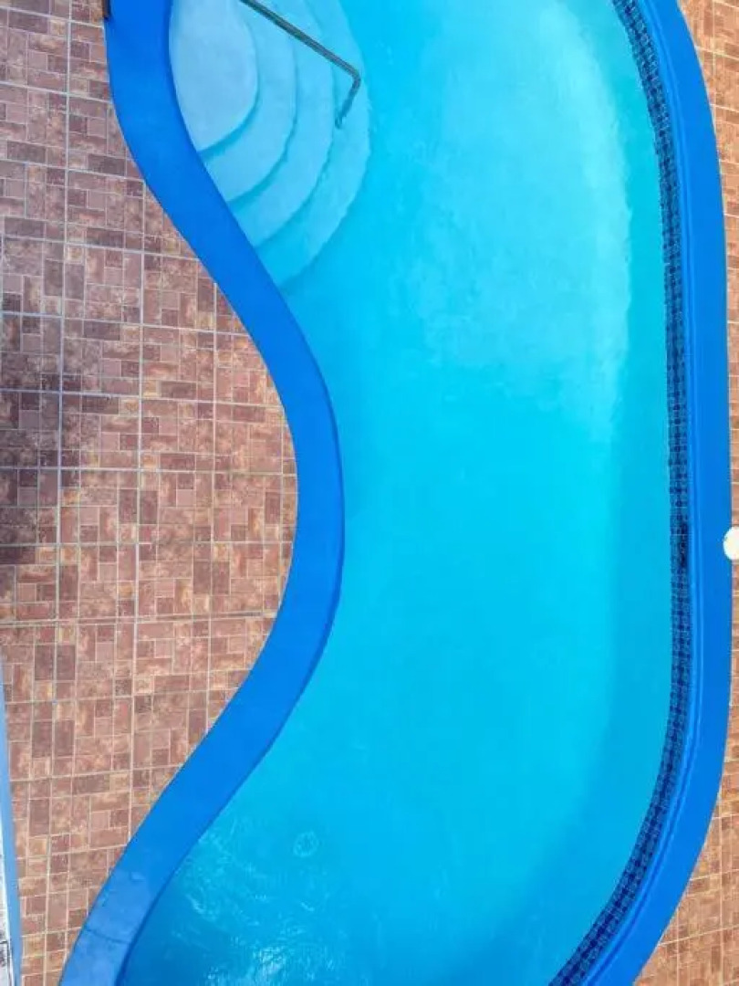 Runaway Bay 5 Bedroom Villa W/ a Large Pool. Gorgeous