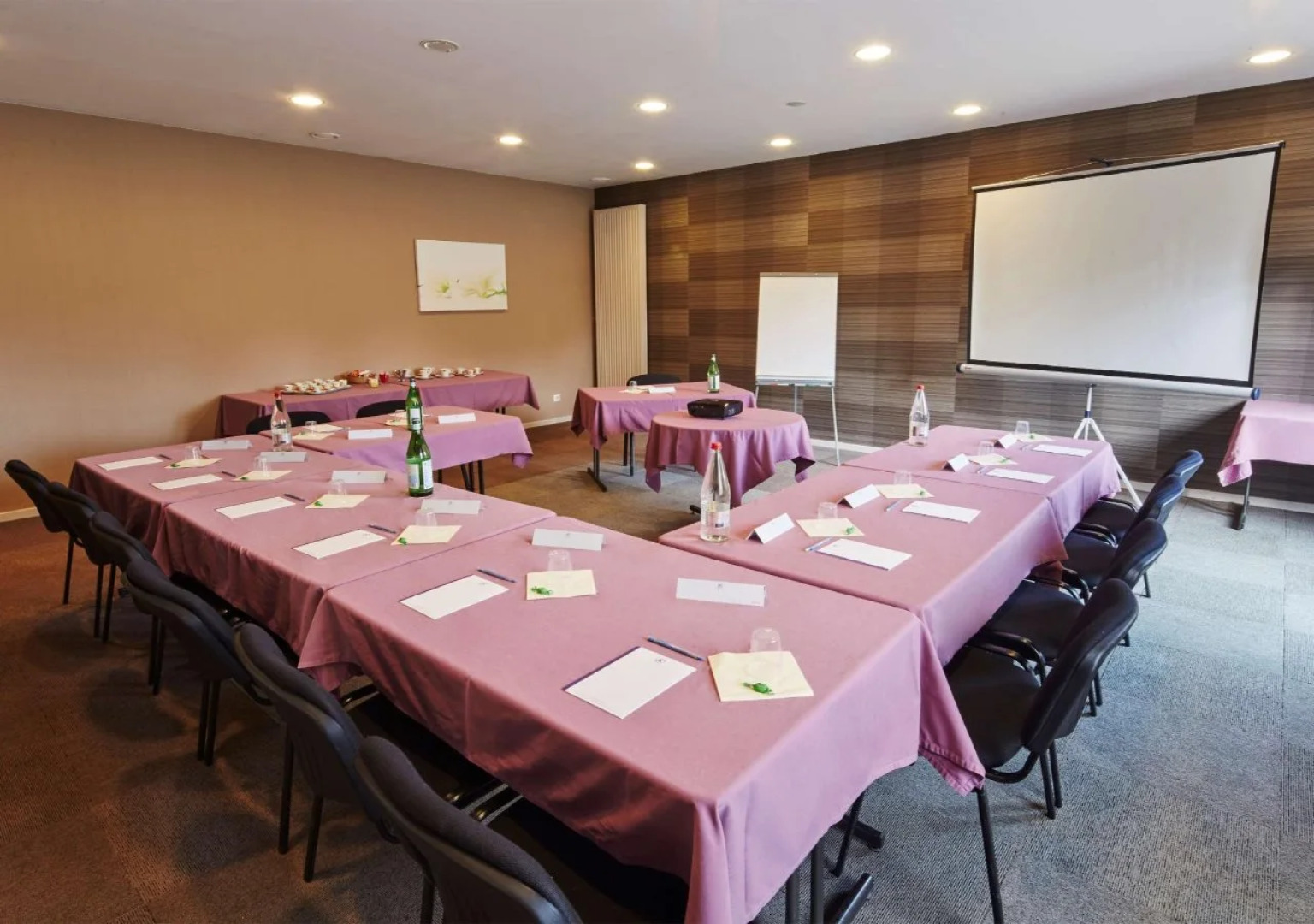 Kyriad & Kyriad Direct Auxerre Appoigny Komplex