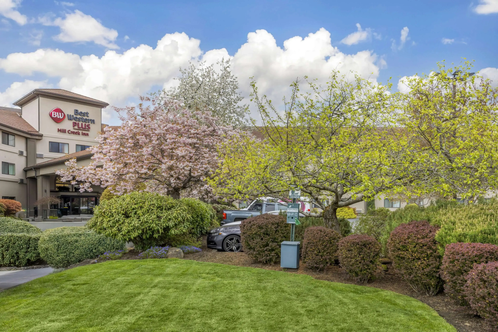 Best Western Plus Mill Creek Inn