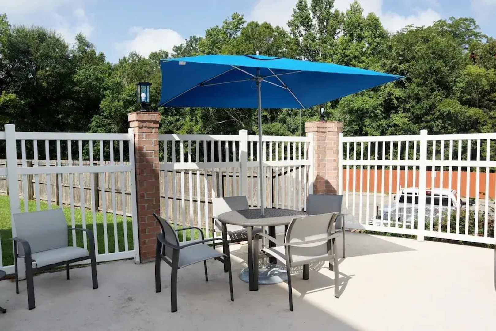 Holiday Inn Express Hotel & Suites Baton Rouge North