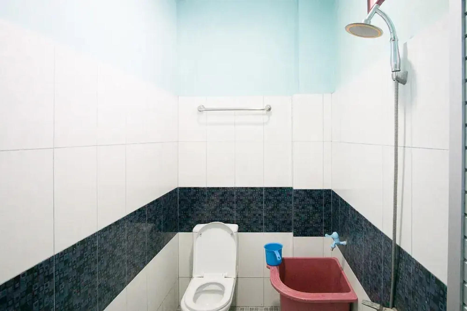 RedDoorz near Mikie Holiday Funland Berastagi