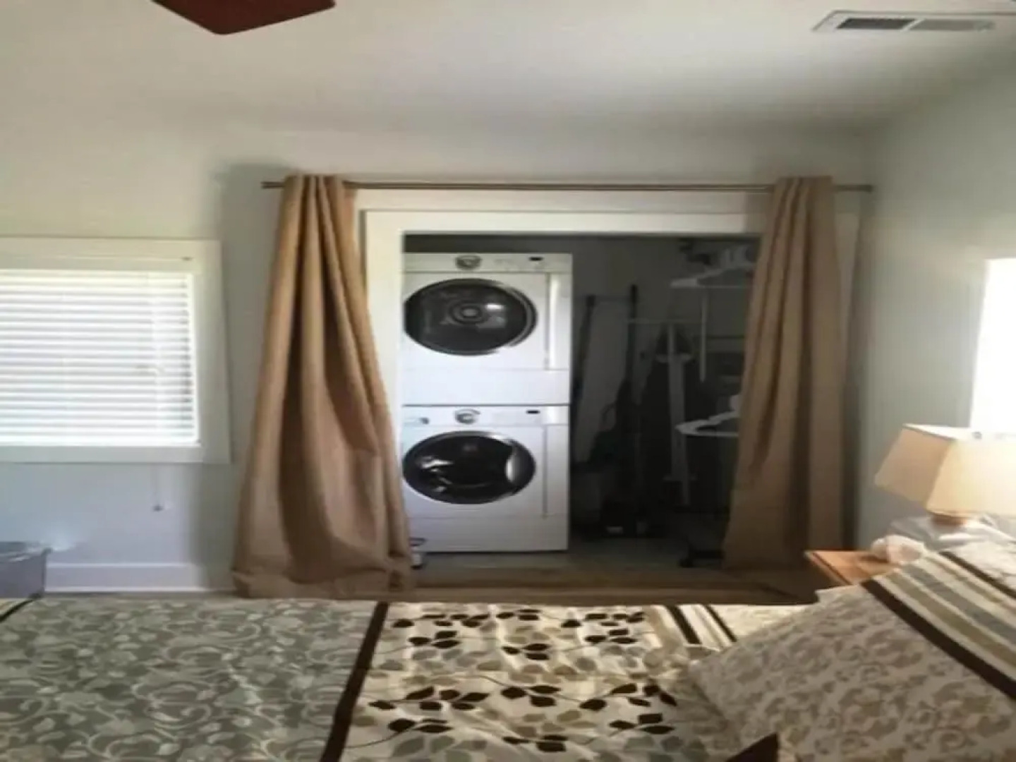 Seachelle - Fully Renovated Luxury Beach Cottage! Pet Friendly! 1 Bedroom Cottage by Redawning