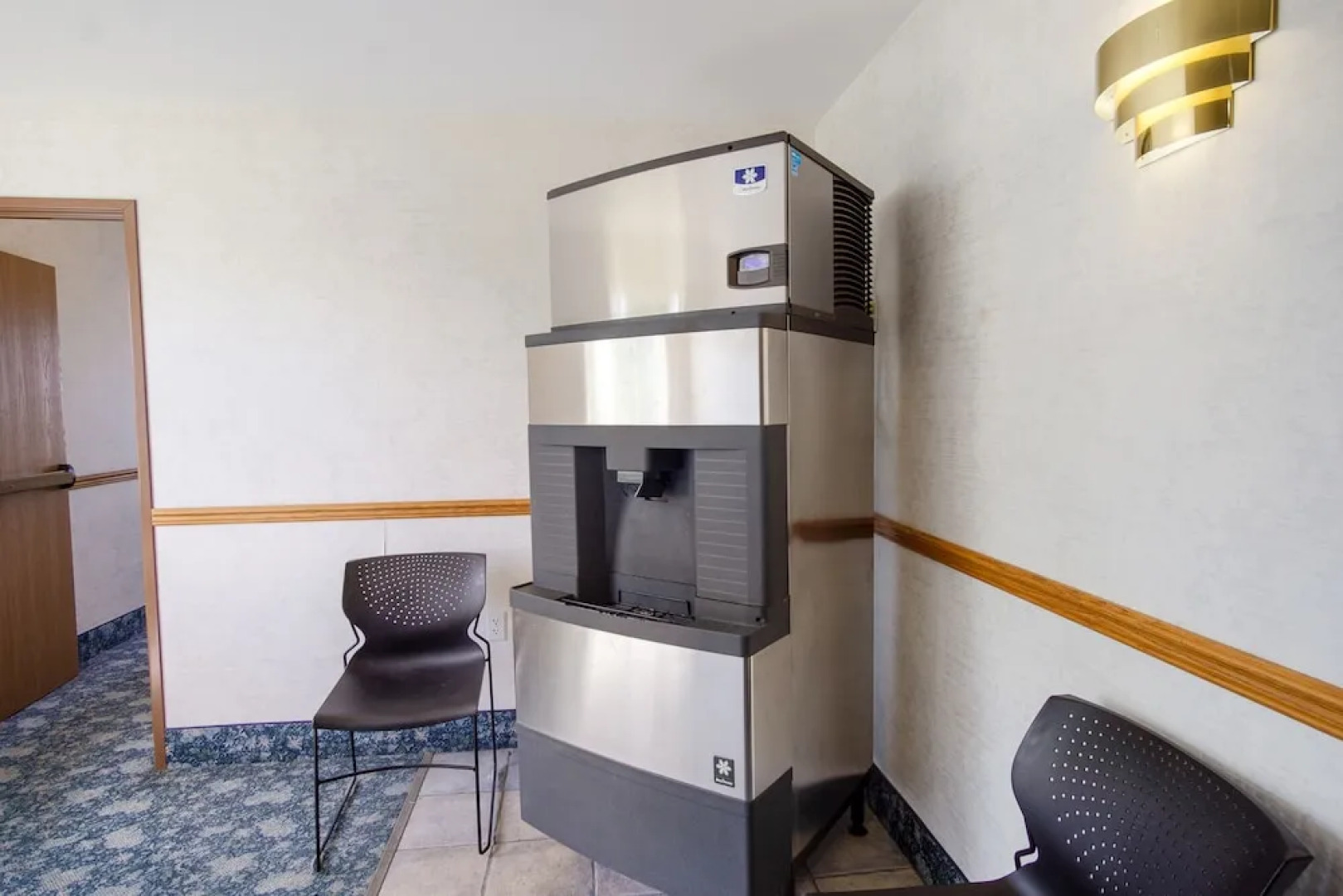 Econo Lodge Inn & Suites Lake Of The Ozarks