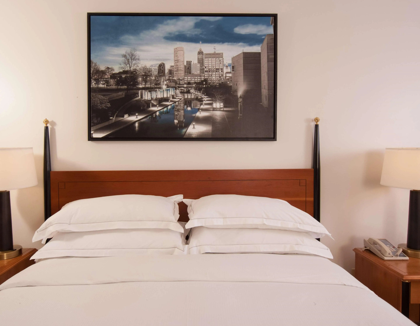 Hilton Indianapolis Hotel & Suites