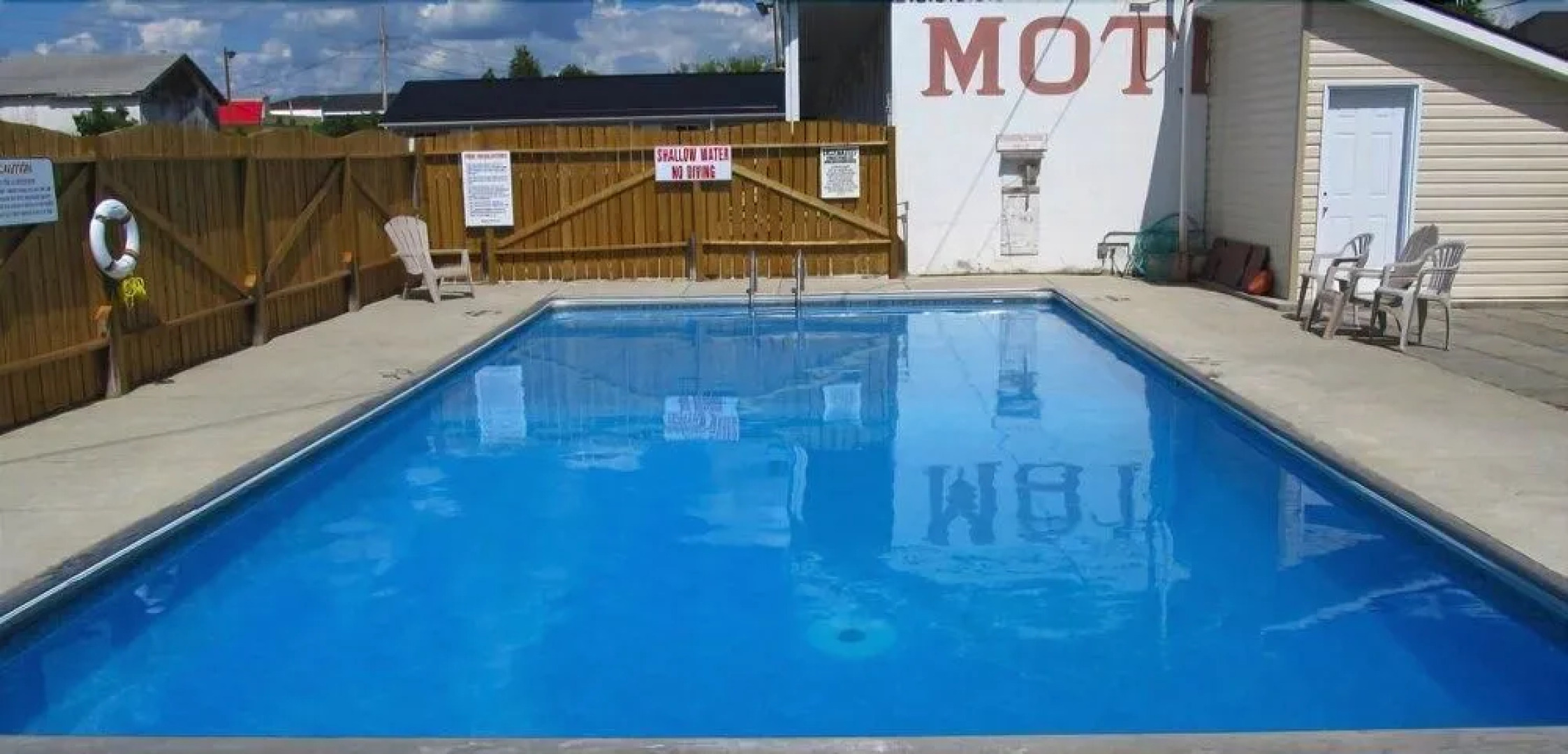 Perth Plaza Inn & Suites