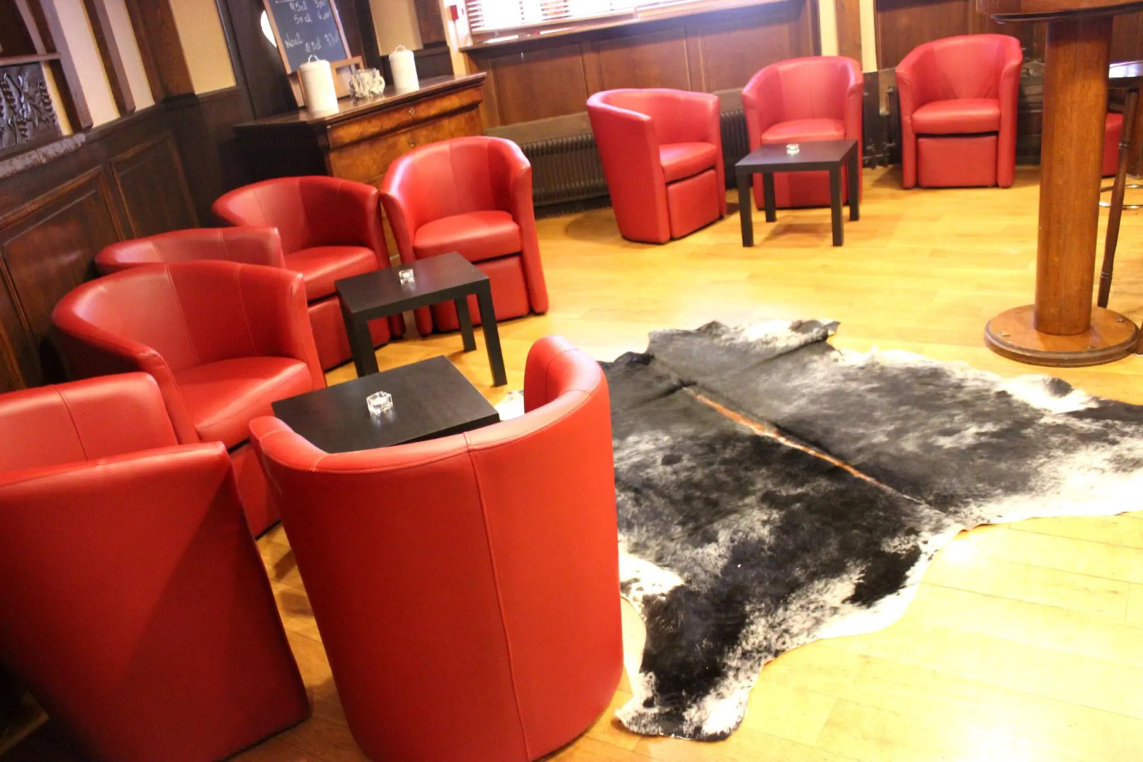 Hôtel La Maison Rouge