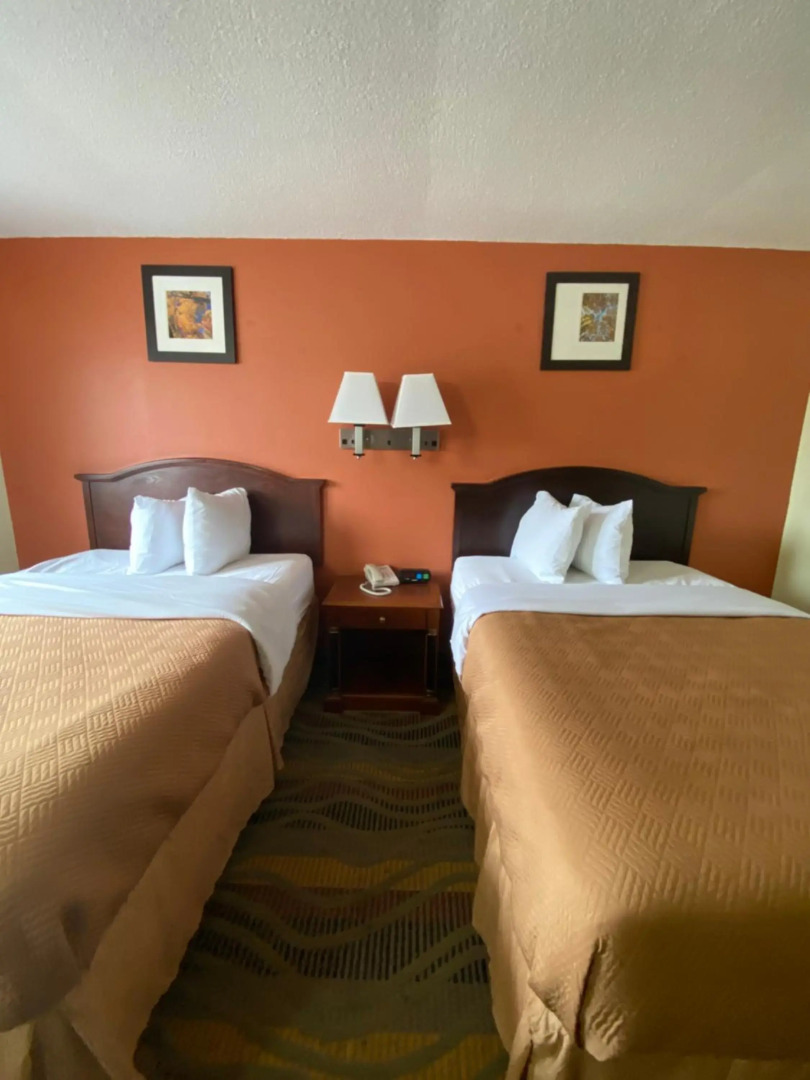 Travelodge by Wyndham La Porte/Michigan City Area