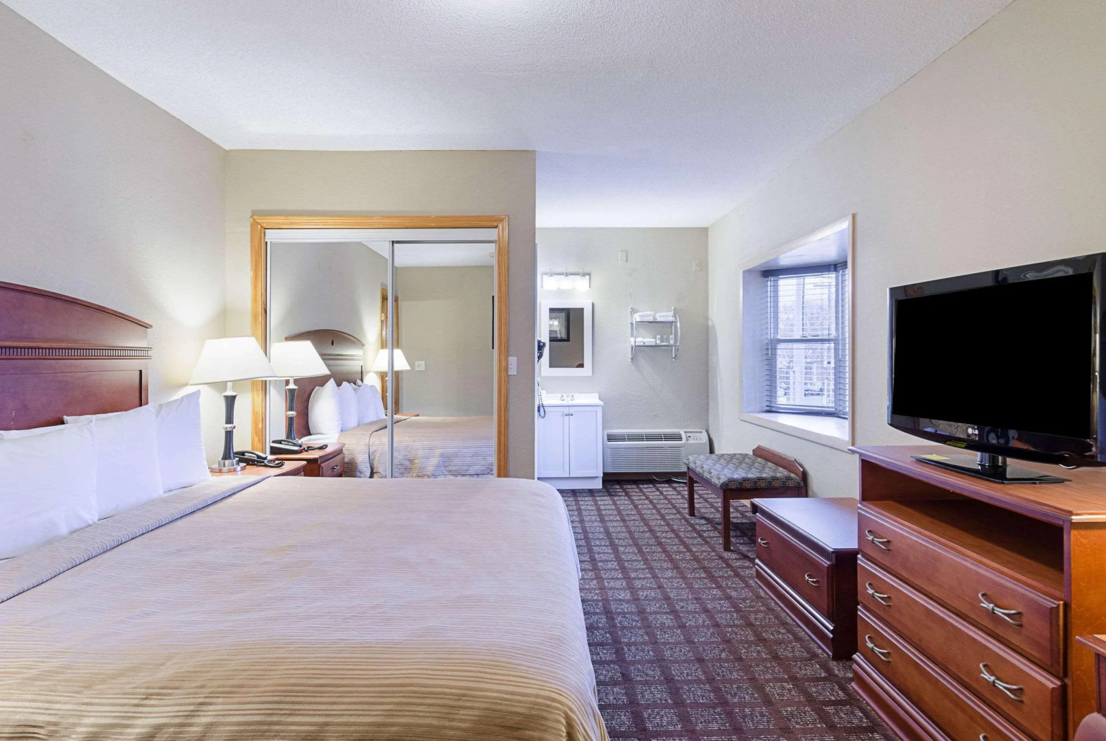 Quality Inn & Suites Northampton - Amherst