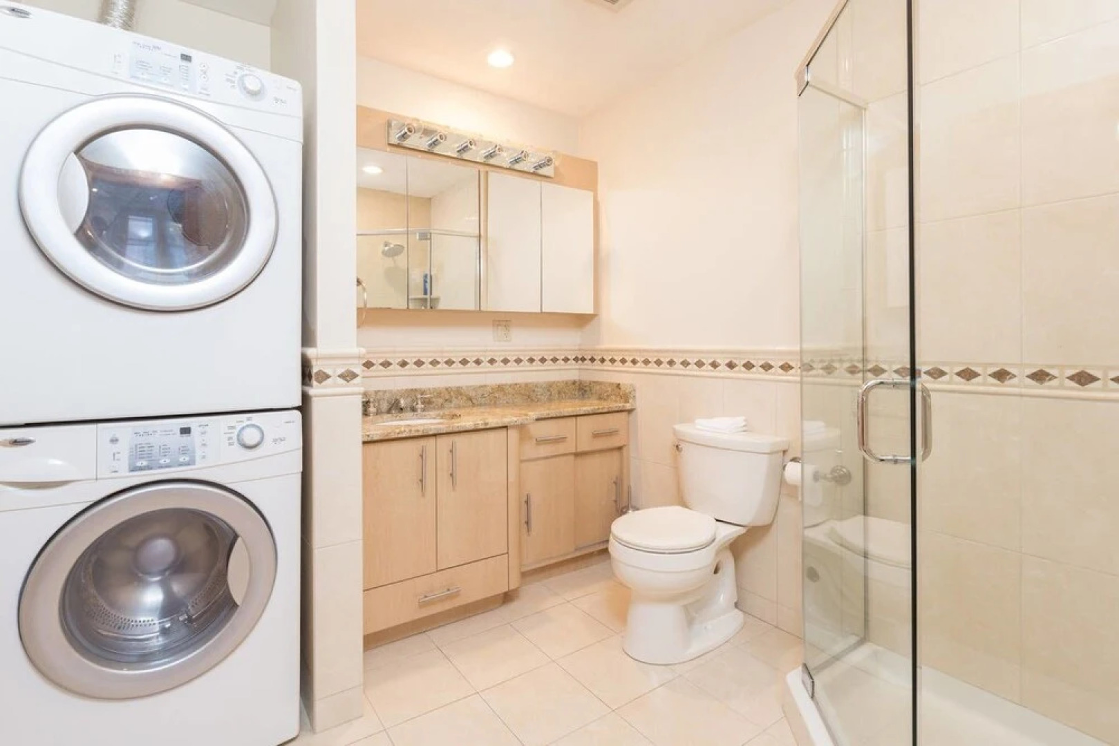 Huge 2 BR Apt in Heart of North End by Domio