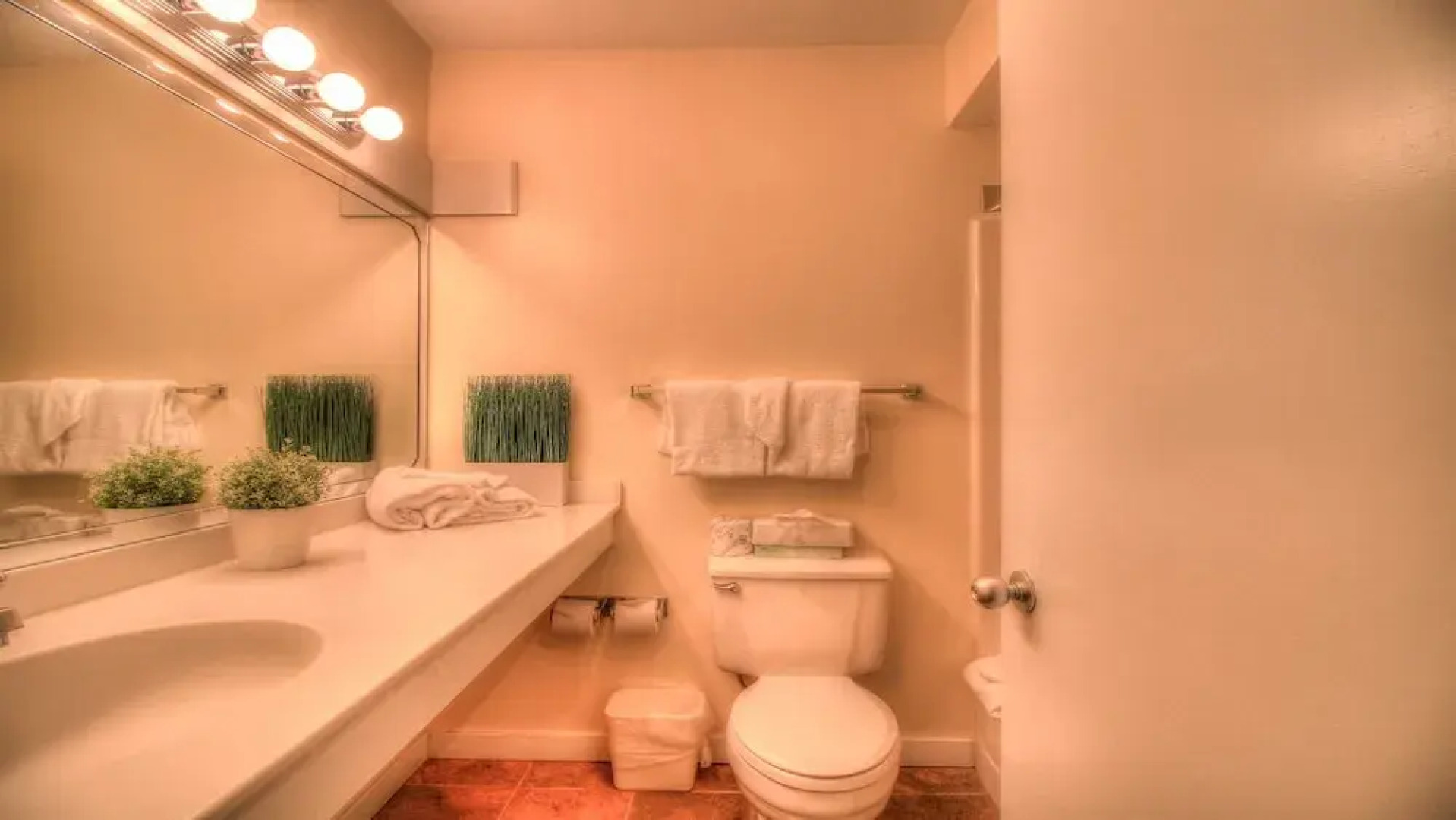 Kcis 341 - Killington Center Studio: Close To Mountain!