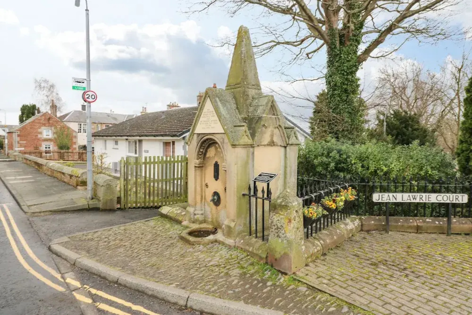 1 Blinkbonny Cottages