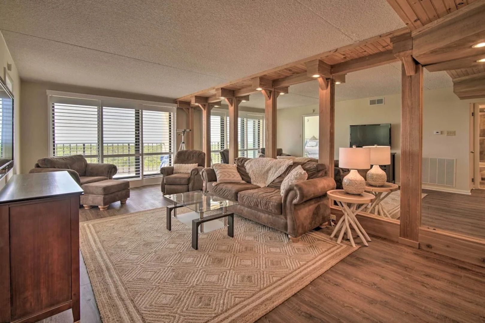 Welcoming Brigantine Condo w/ Ocean Views!