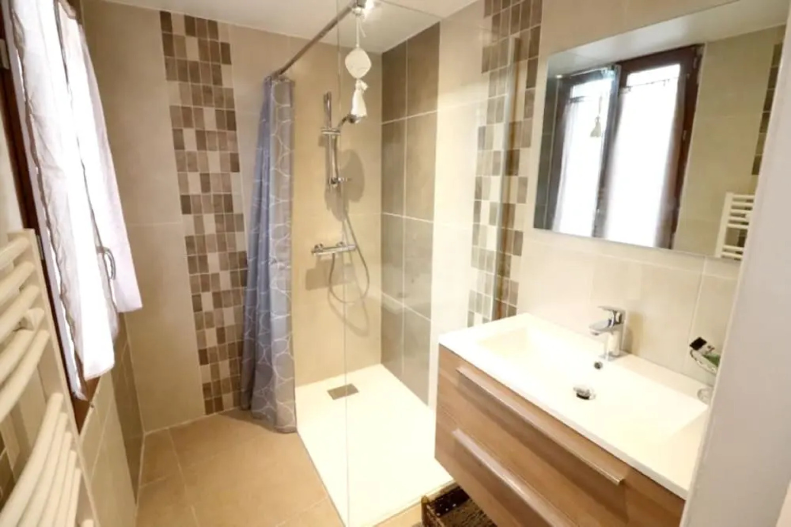 Villa With 5 Bedrooms in Vieillevie, With Wonderful Mountain View, Private Pool, Enclosed Garden - 60 km From the Slopes