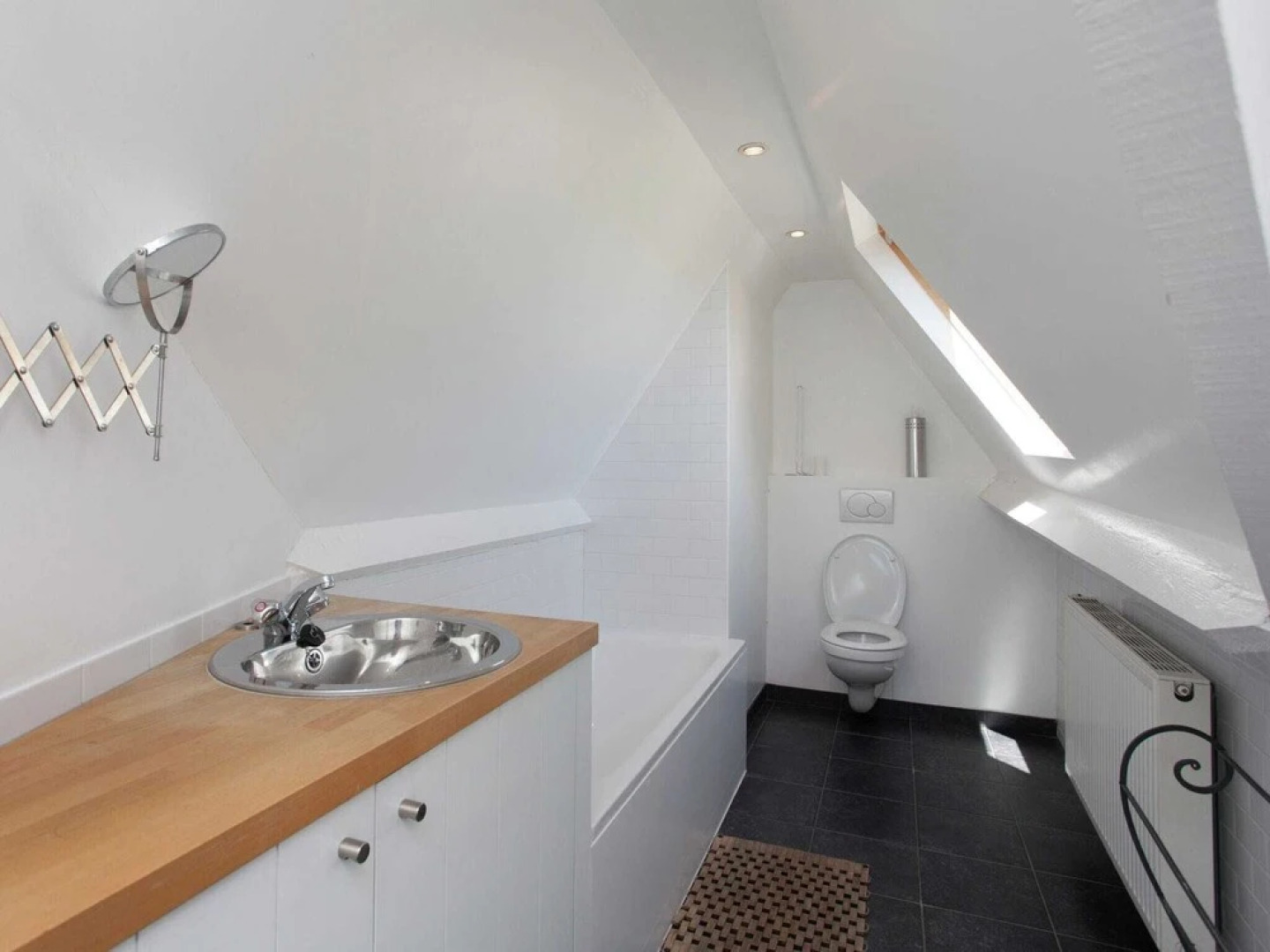 With Billiards, Table Tennis and Collection of Modern art in a Rural Setting