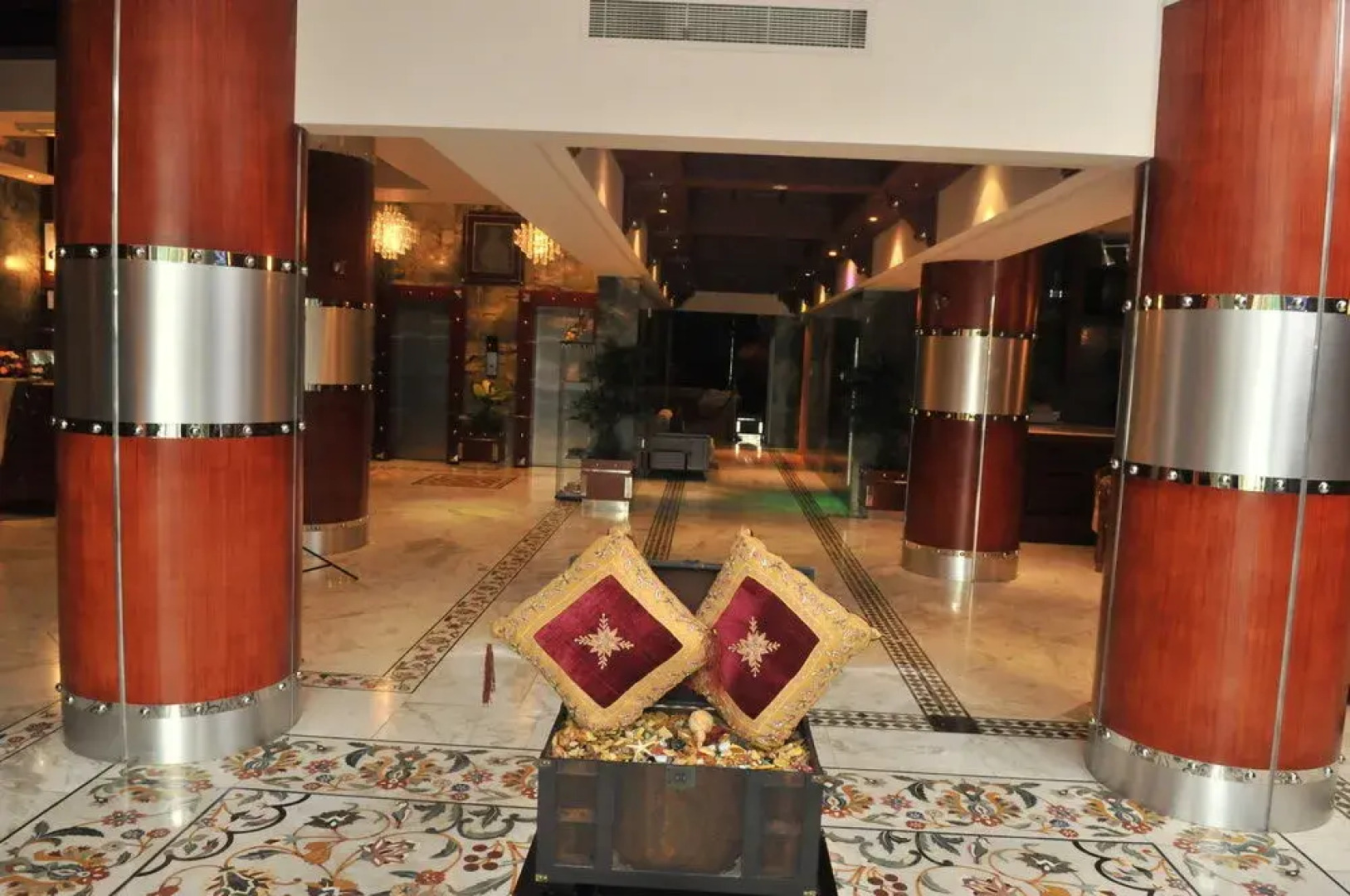 Johny International Hotel