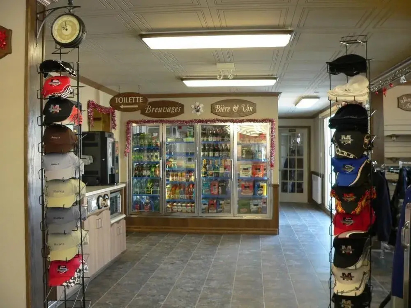 Auberge Jeunesse Monts Groulx Aventure