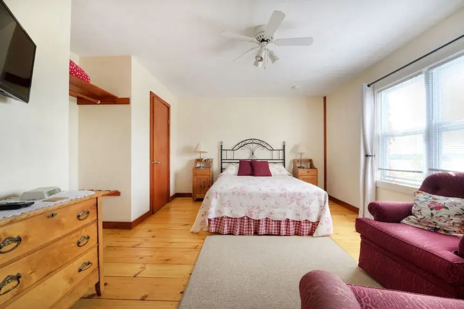 Bayview Pines Country Inn Apartments