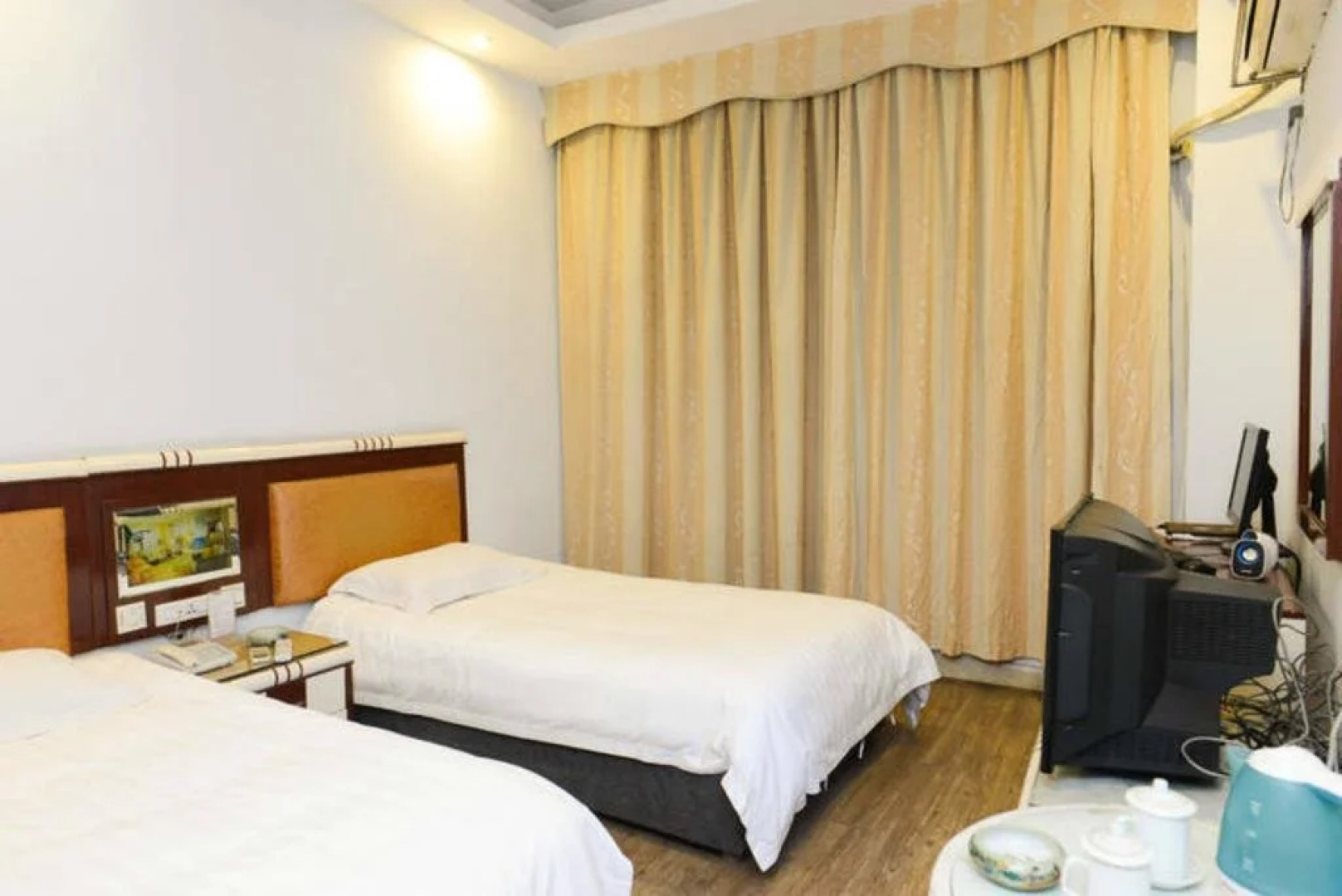 Jingdezhen Kaixuan Business Hotel