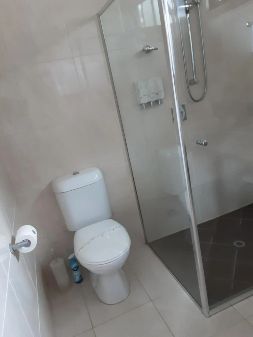 Adelphi Apartment 2- Poolside or Apartment 2A- King Studio