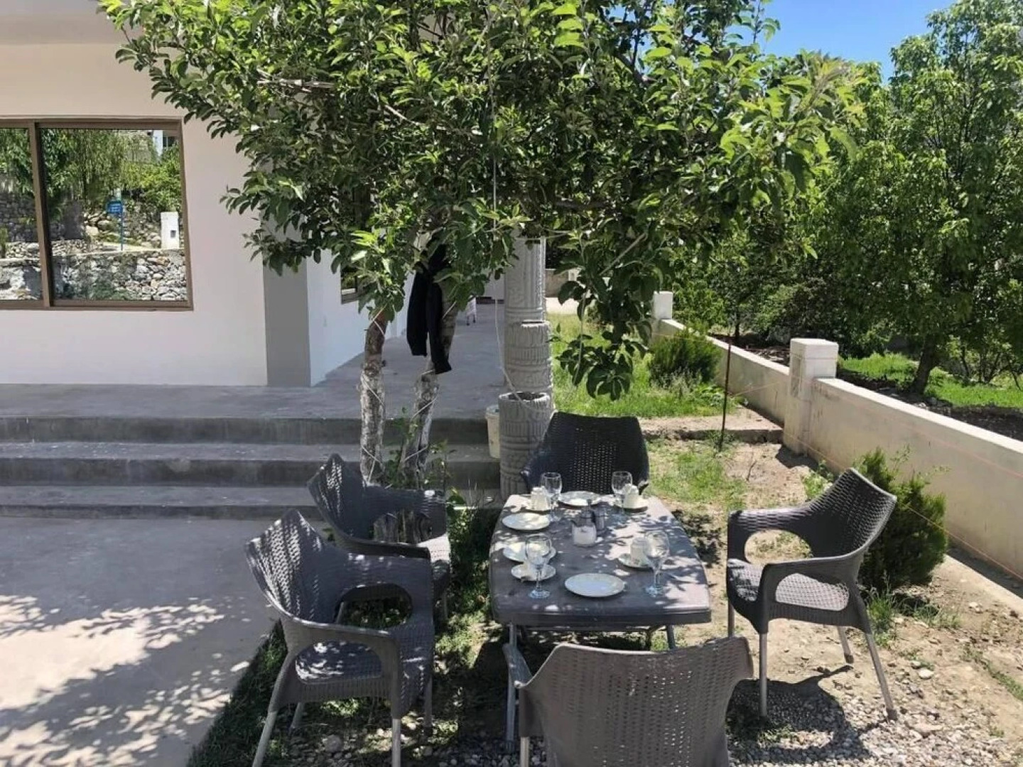 Hotel Hunza White House