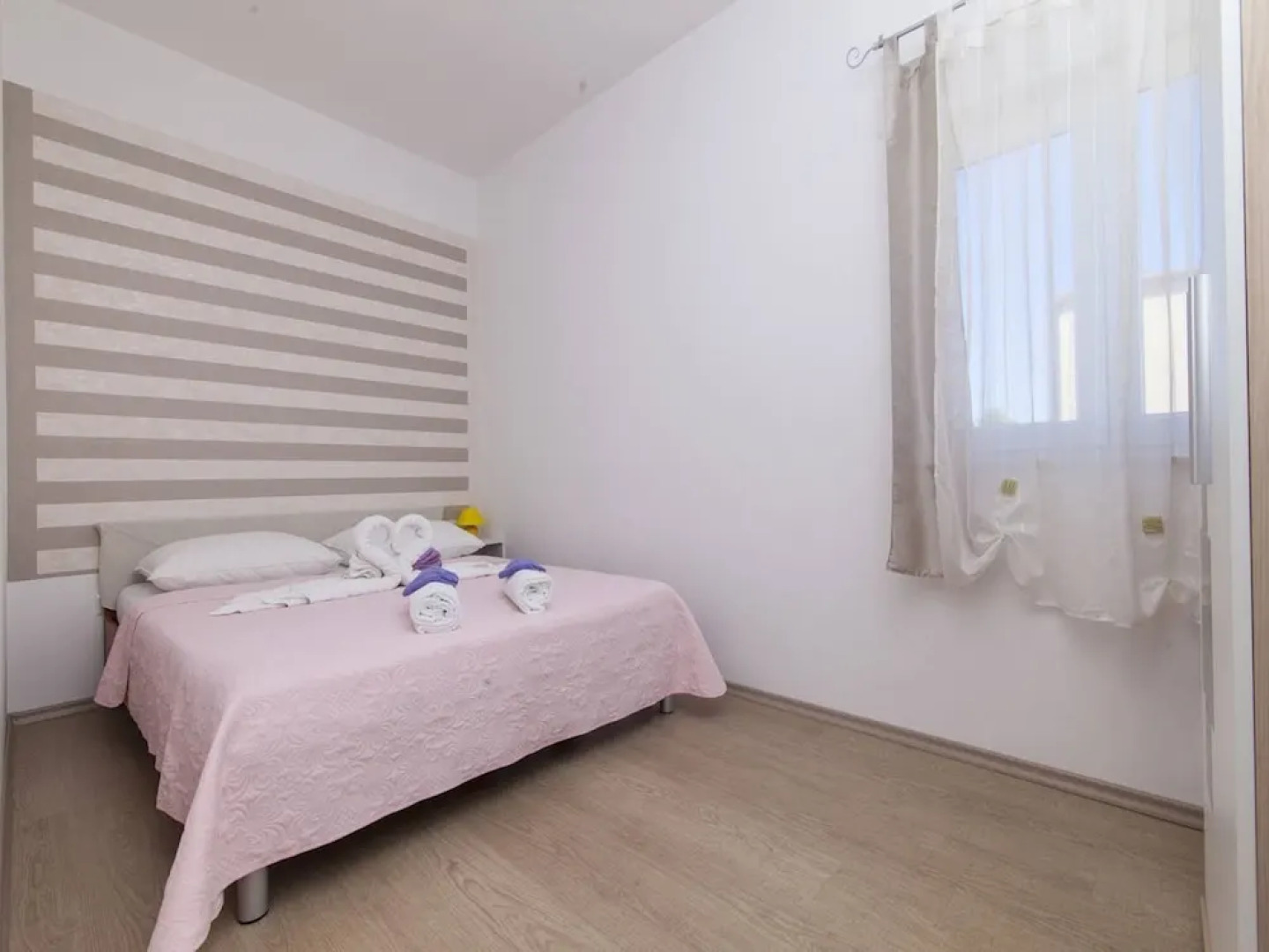 Restful Villa in Brodarica With Sauna