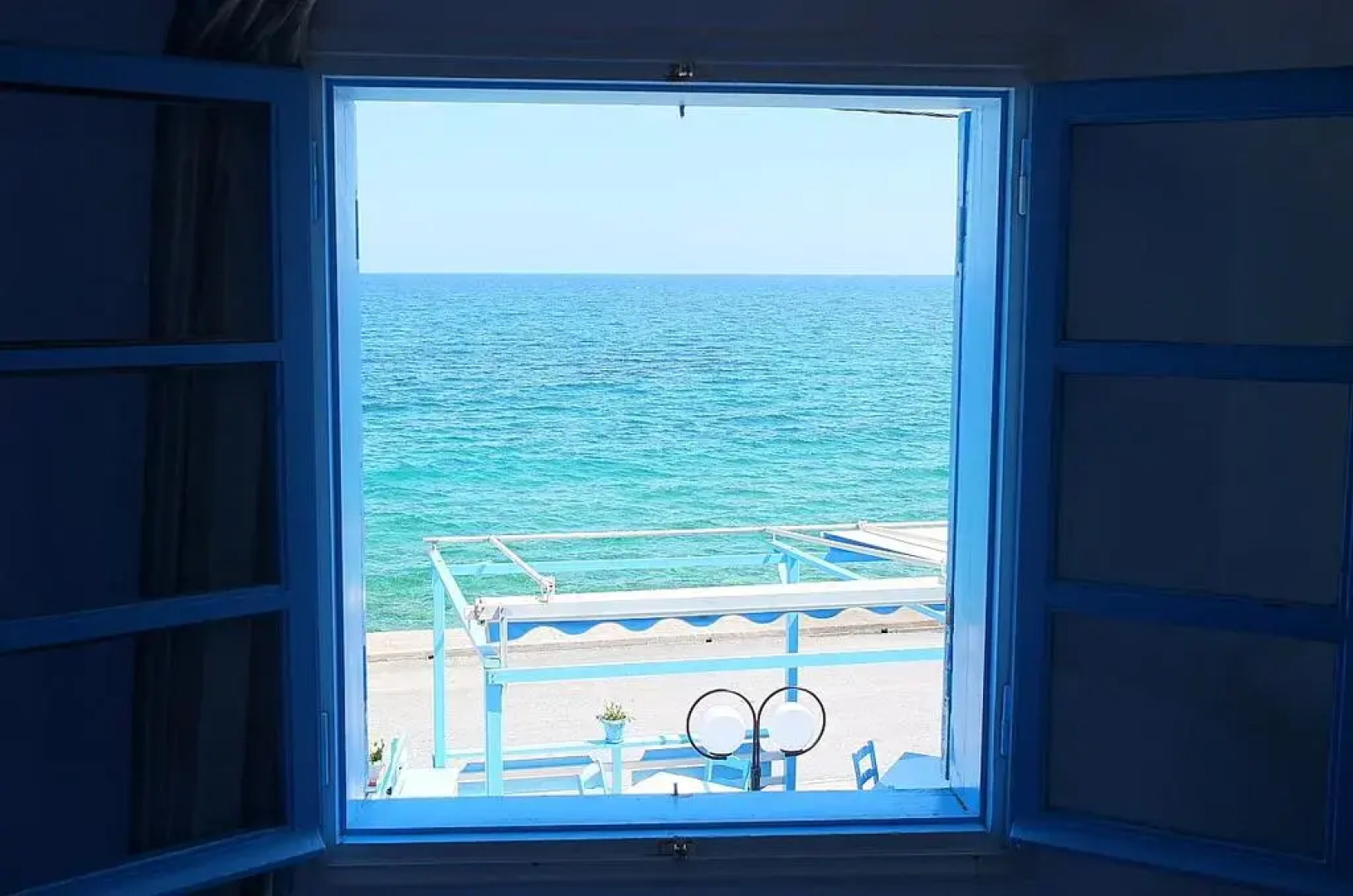 Socrates Apartments & Restaurant