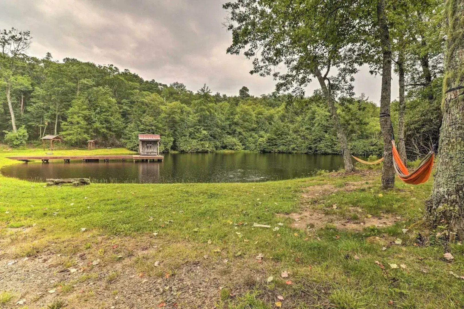 Serene Mountain Retreat! Rural Glenville Craftsman